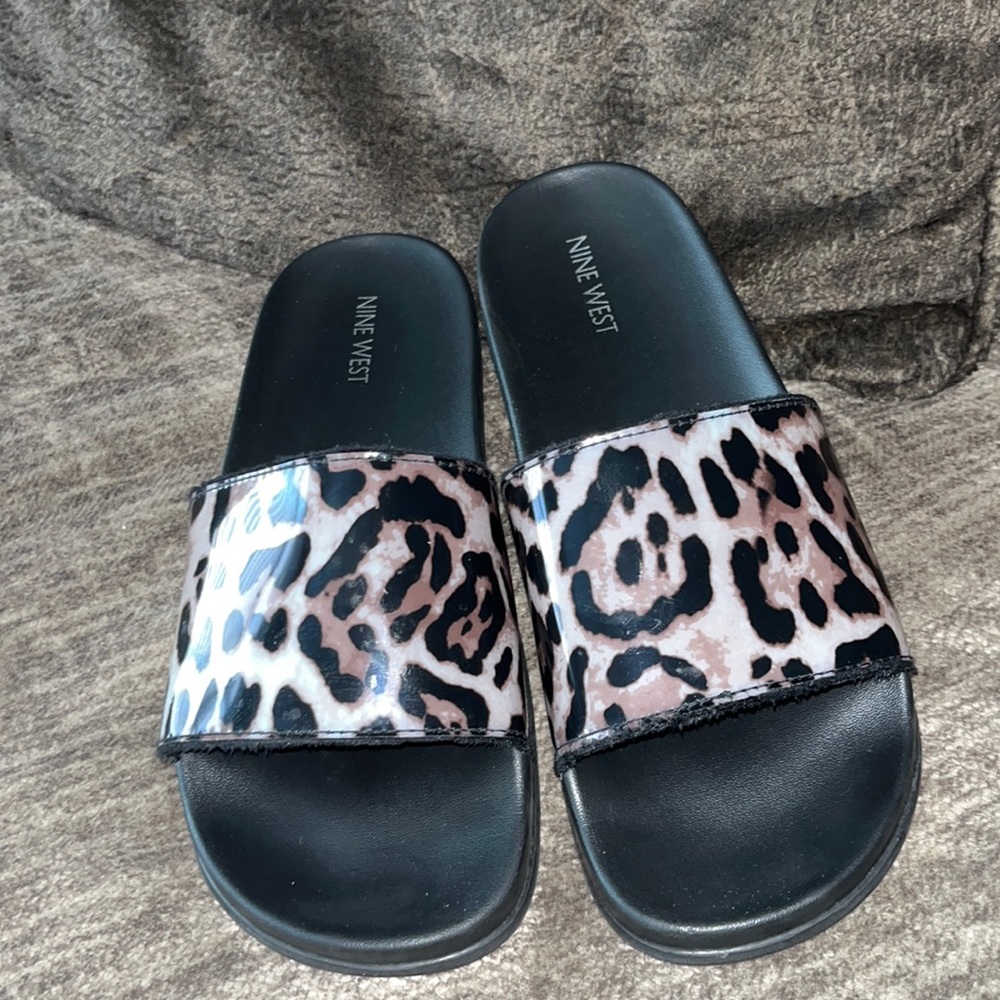 Leopard Nine West slides size 10